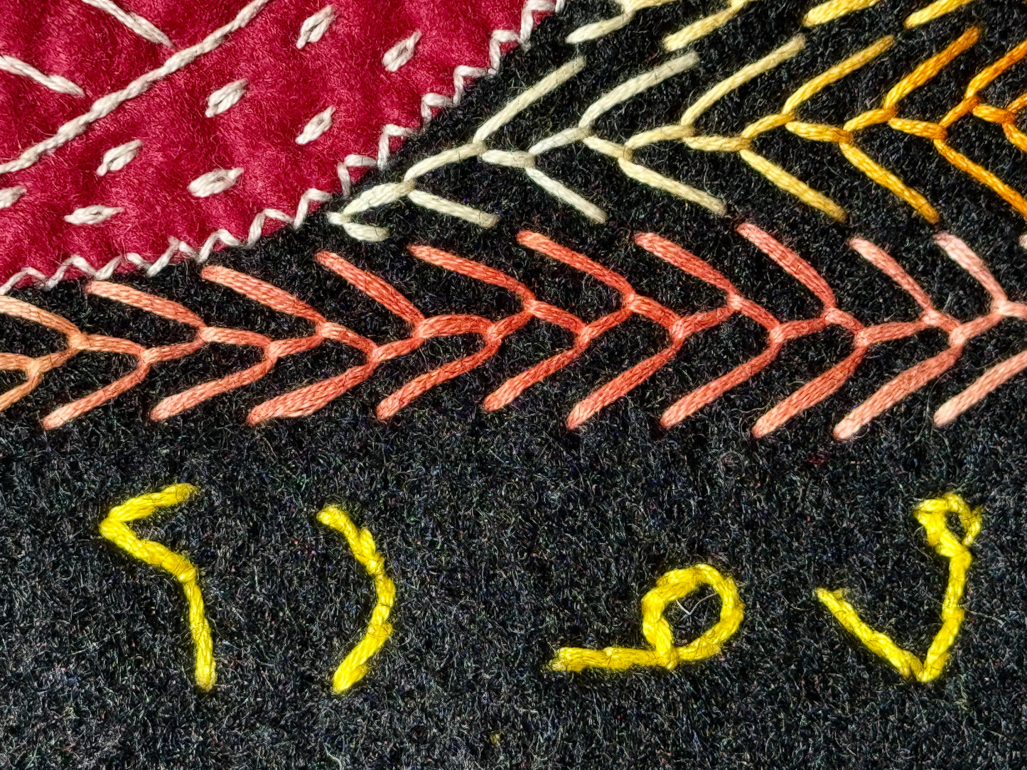 Winnie Tatya - Courtepointe Colorée fait main - Collection Inuit