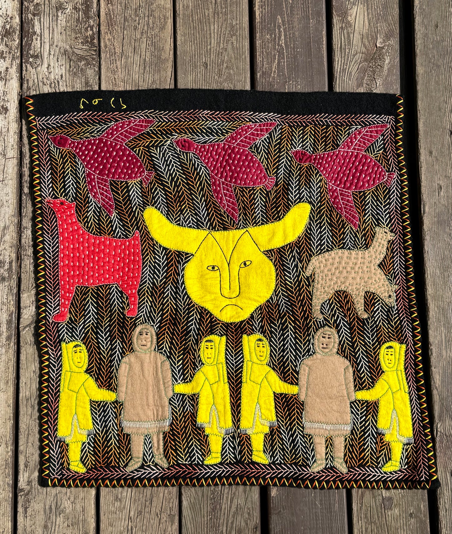 Winnie Tatya - Courtepointe Colorée fait main - Collection Inuit